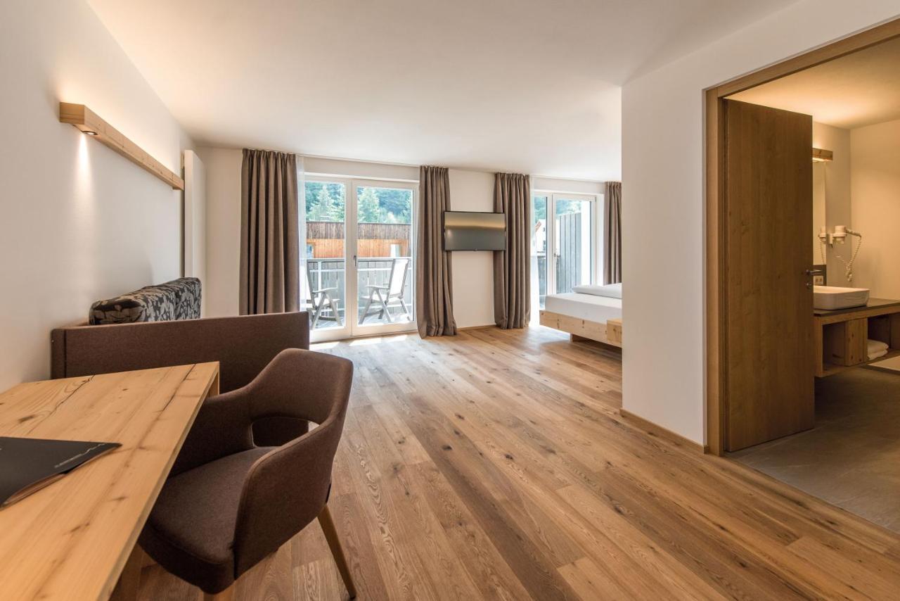 Hotel Fronza - Your Hike & Mountain Home Lutago Eksteriør bilde