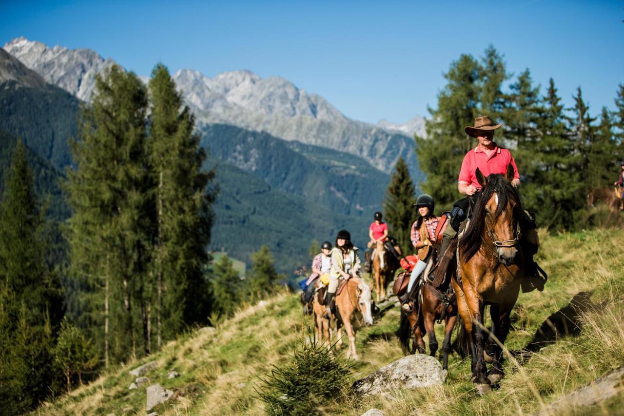 Hotel Fronza - Your Hike & Mountain Home Lutago Eksteriør bilde