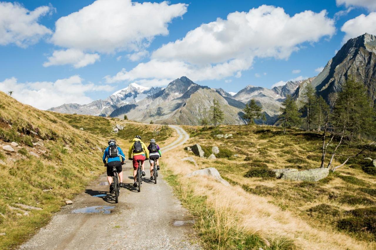 Hotel Fronza - Your Hike & Mountain Home Lutago Eksteriør bilde