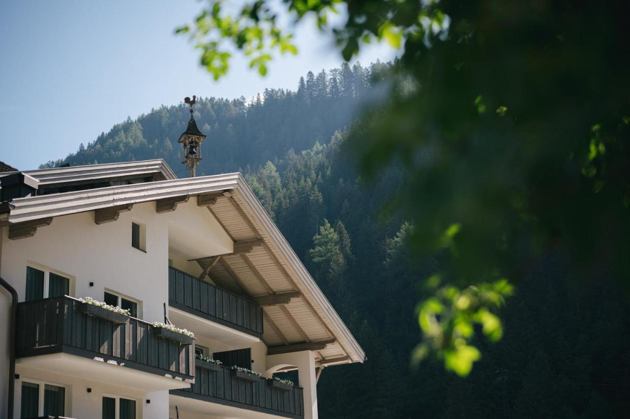 Hotel Fronza - Your Hike & Mountain Home Lutago Eksteriør bilde