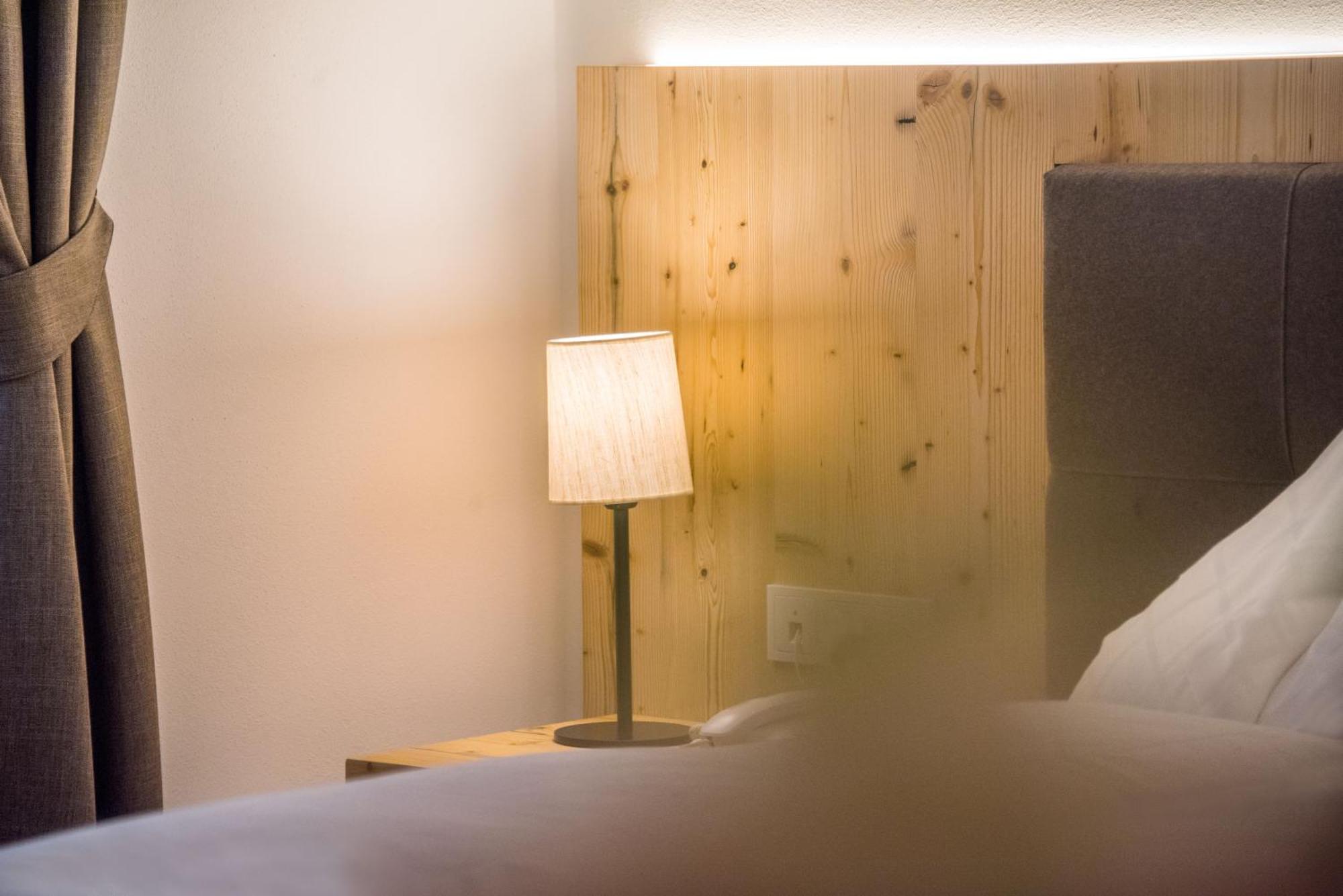 Hotel Fronza - Your Hike & Mountain Home Lutago Rom bilde