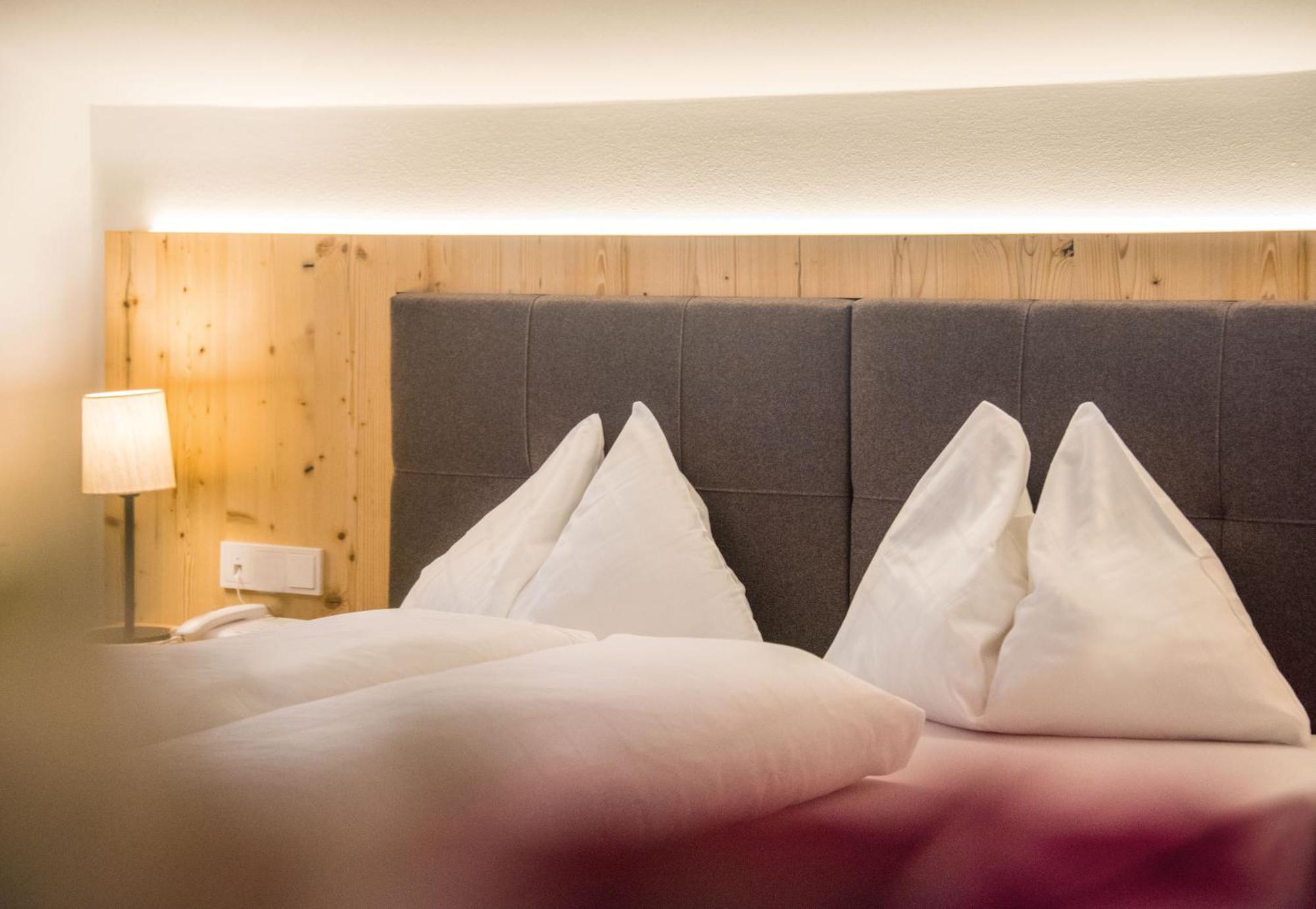 Hotel Fronza - Your Hike & Mountain Home Lutago Rom bilde